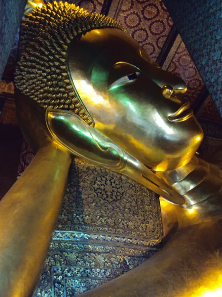 Фото головы Будды