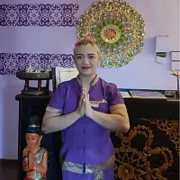 Тайский мастер спа салона Вай Тай  - Ваян